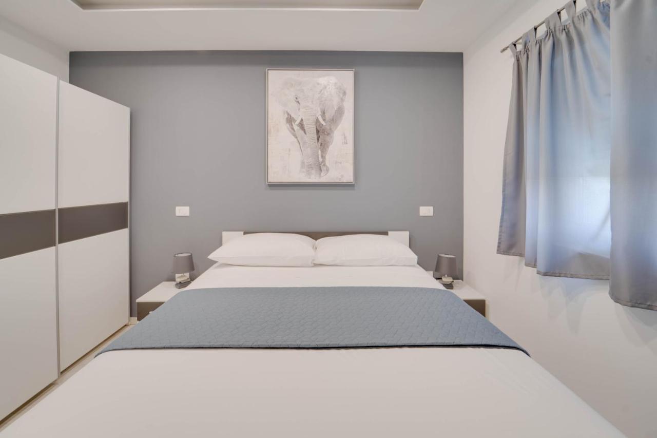 Black Diamond Apartment Vilanija ภายนอก รูปภาพ